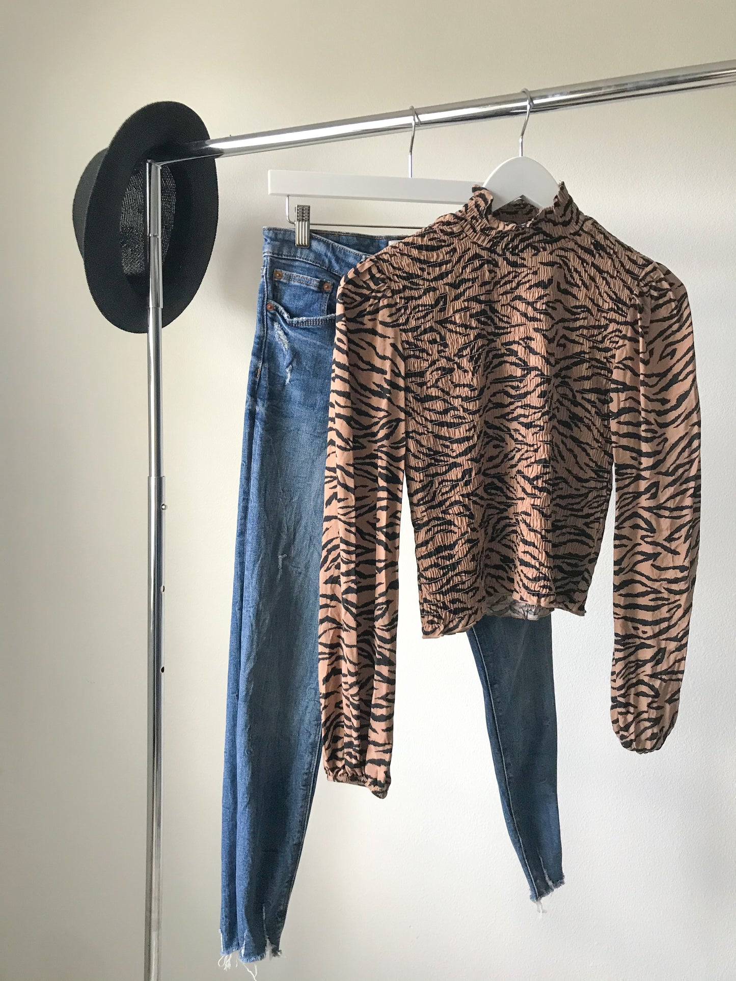 Outfit bundle. Size Small