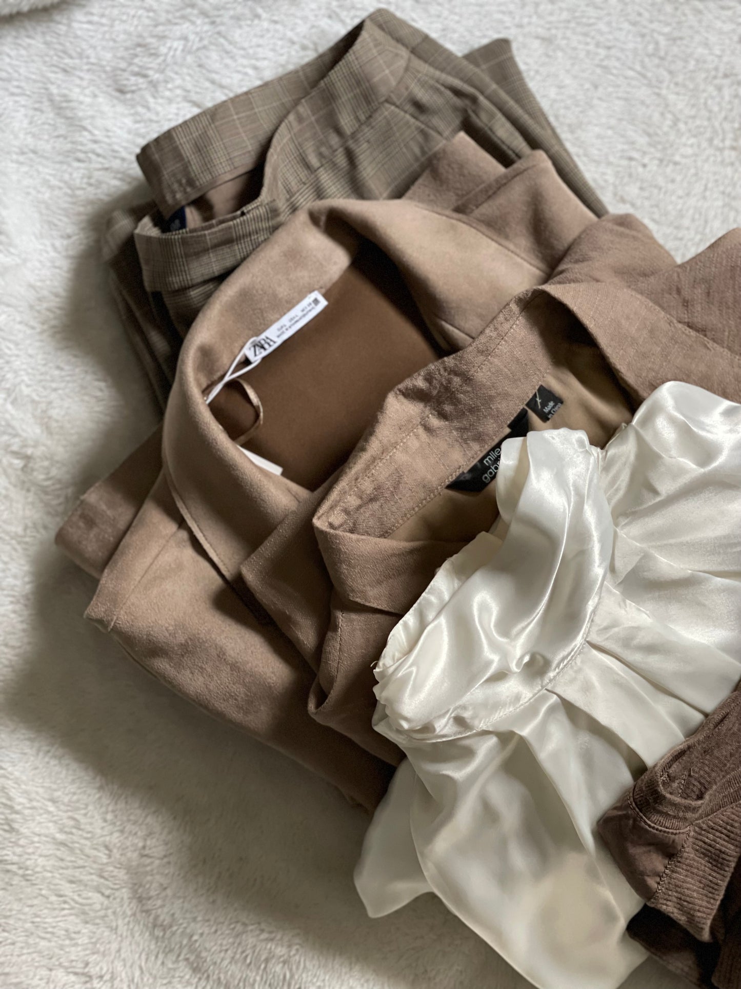 Curated Capsules. Taupe. Size Large. 6 items.