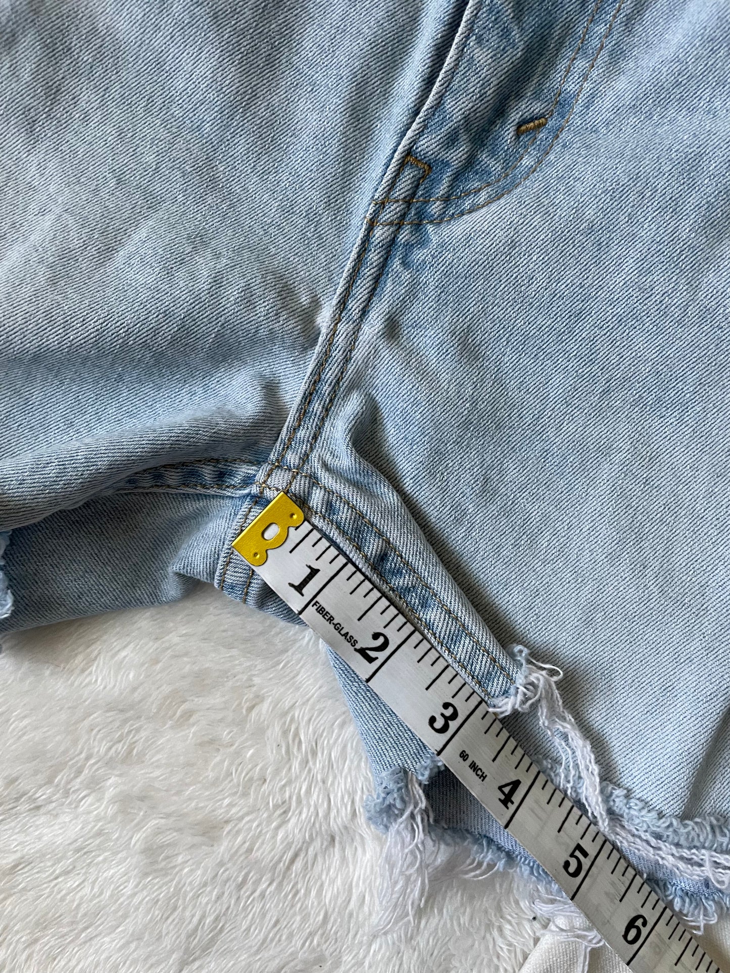 Levi’s light washed Upcycled 3" shorts. Size 30.