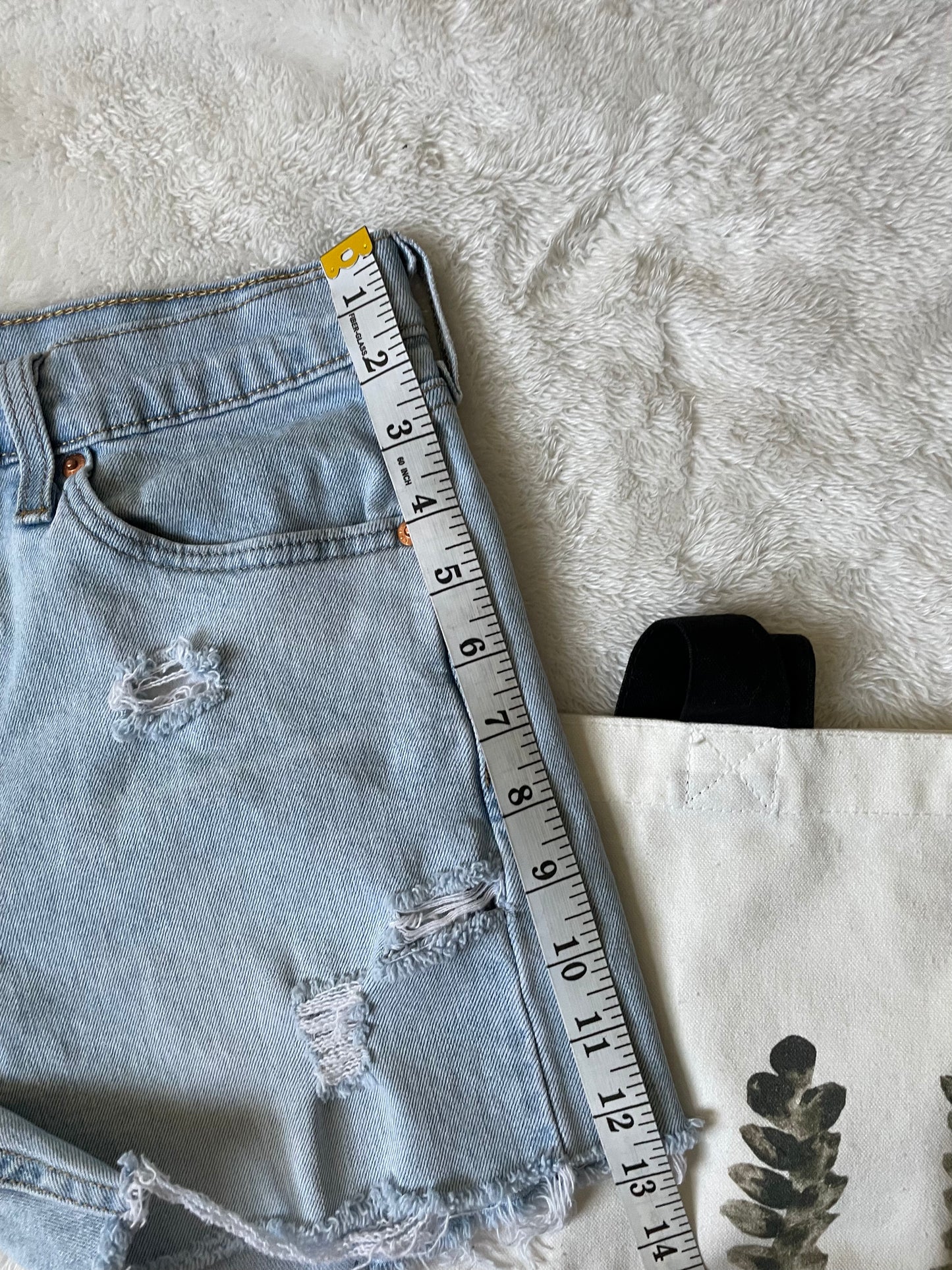 Levi’s light washed Upcycled 3" shorts. Size 30.