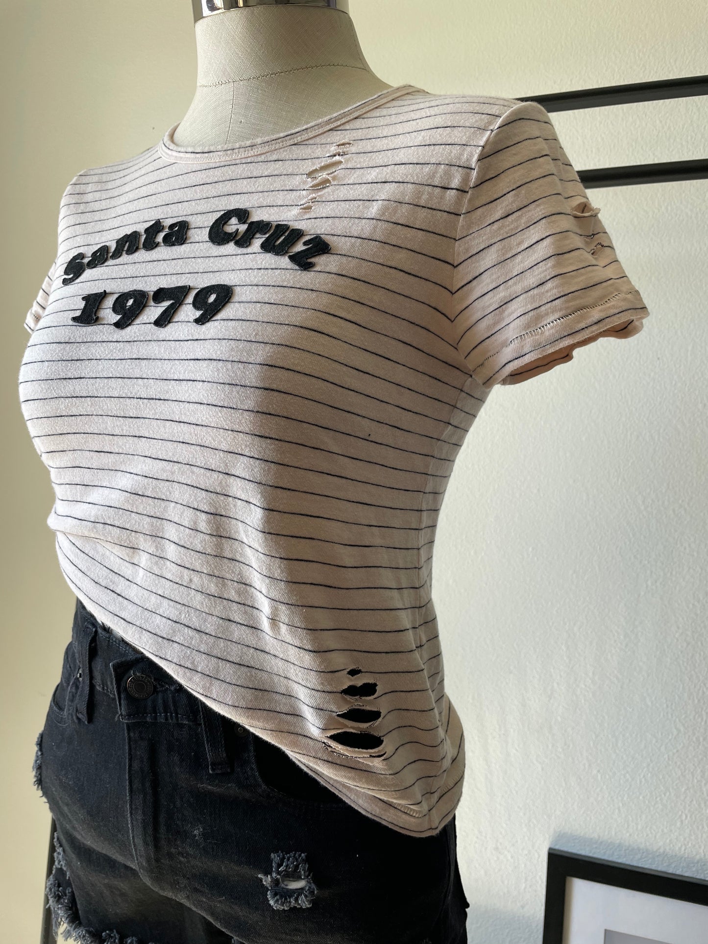 Madewell distressed t-shirt. Size medium.