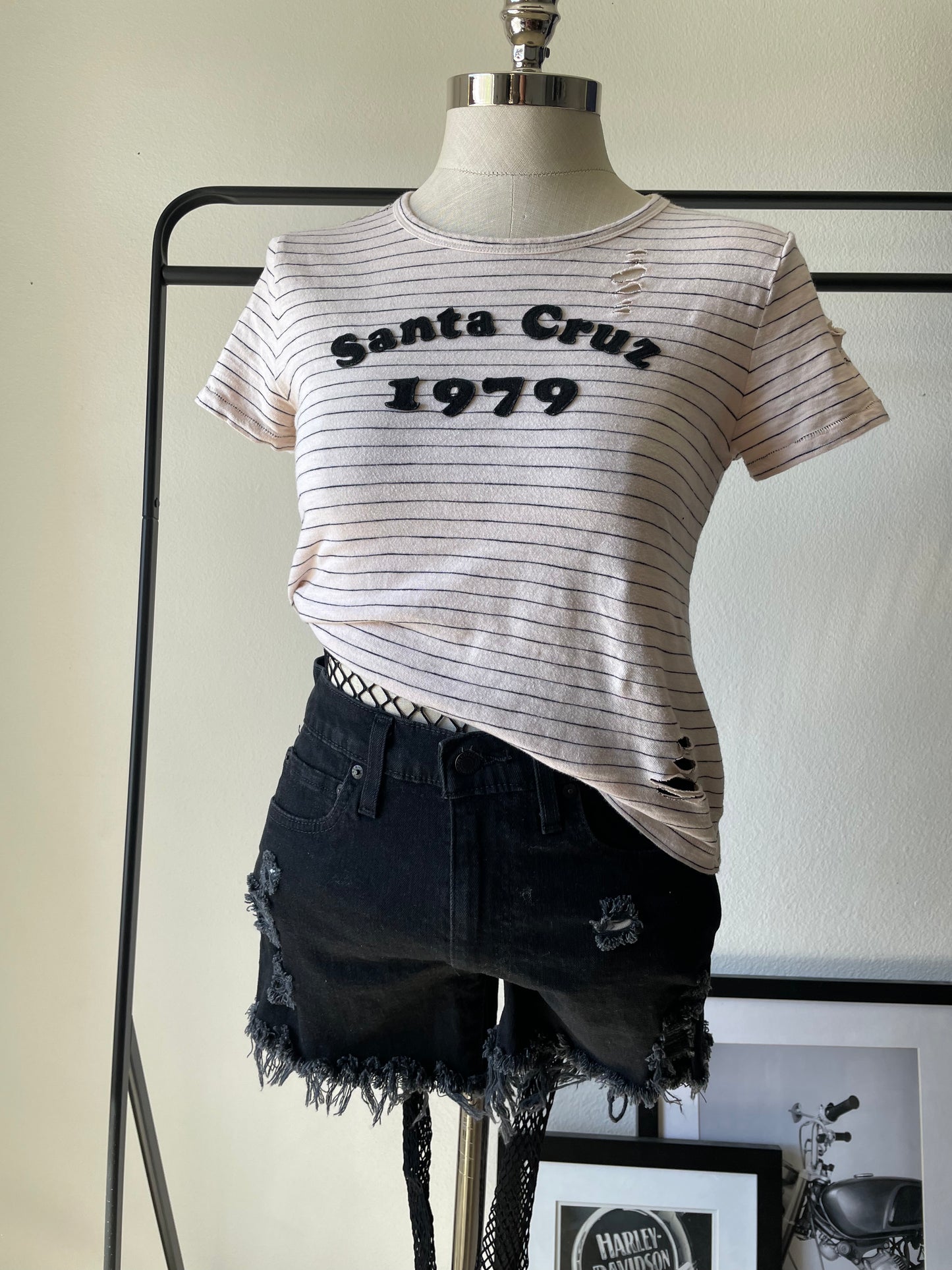 Madewell distressed t-shirt. Size medium.