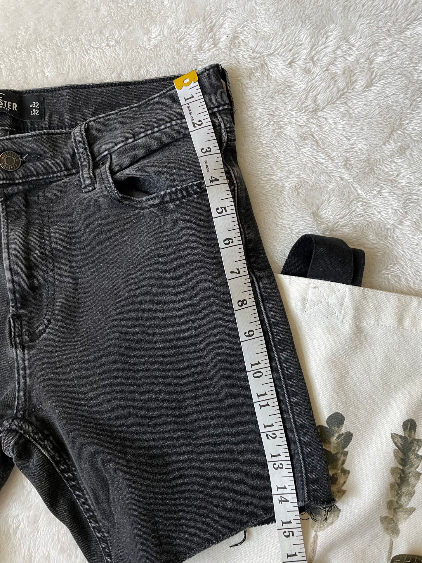 Hollister  Dark gray upcylced shorts. Size 32