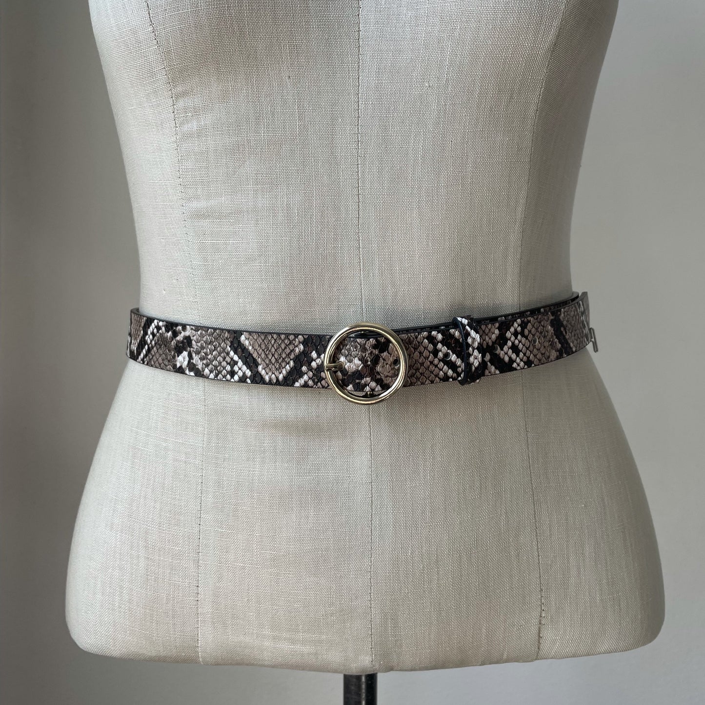 H&M snakeskin print belt. XS.