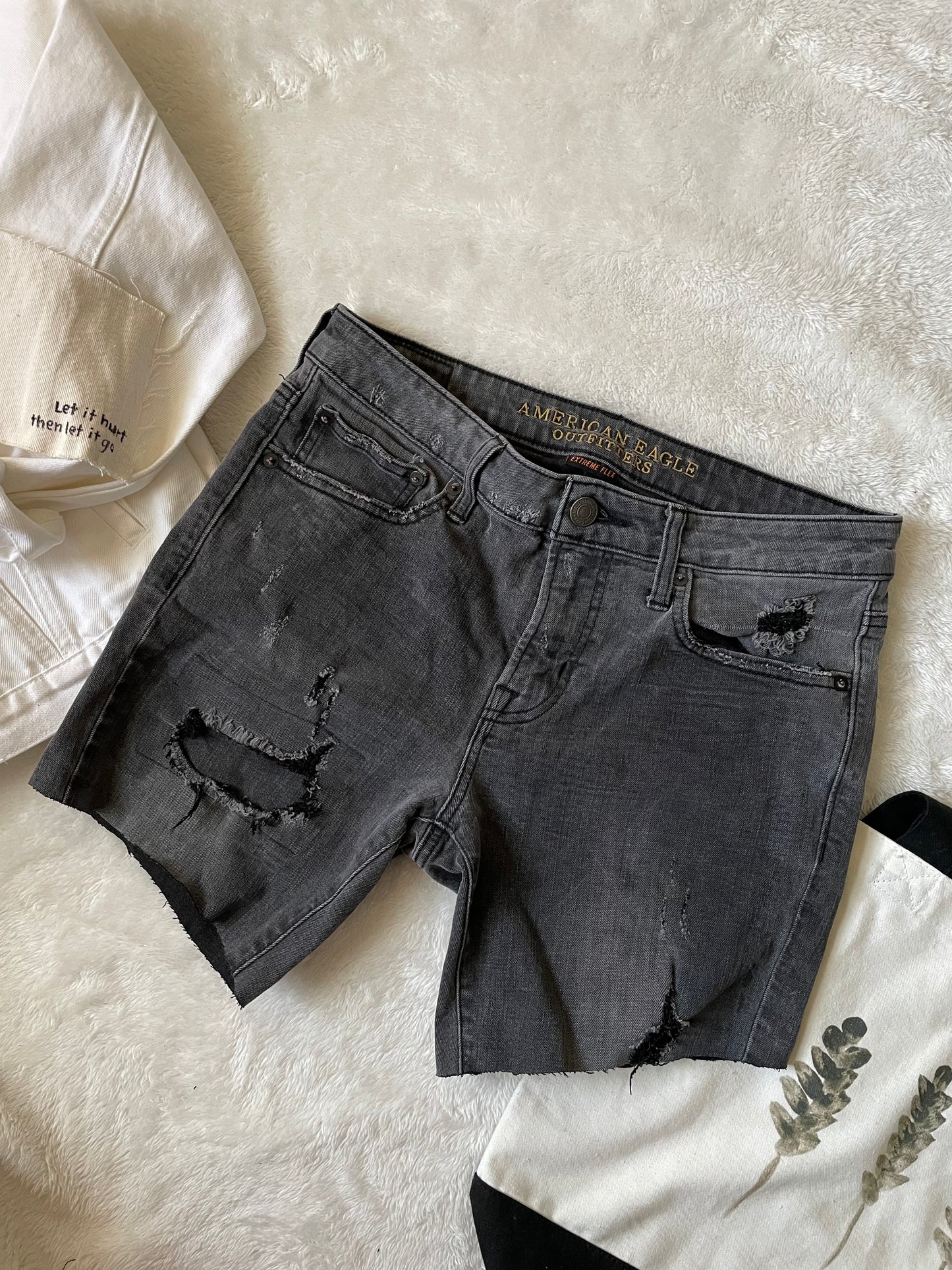 AE dark grey 6" shorts. Size 32