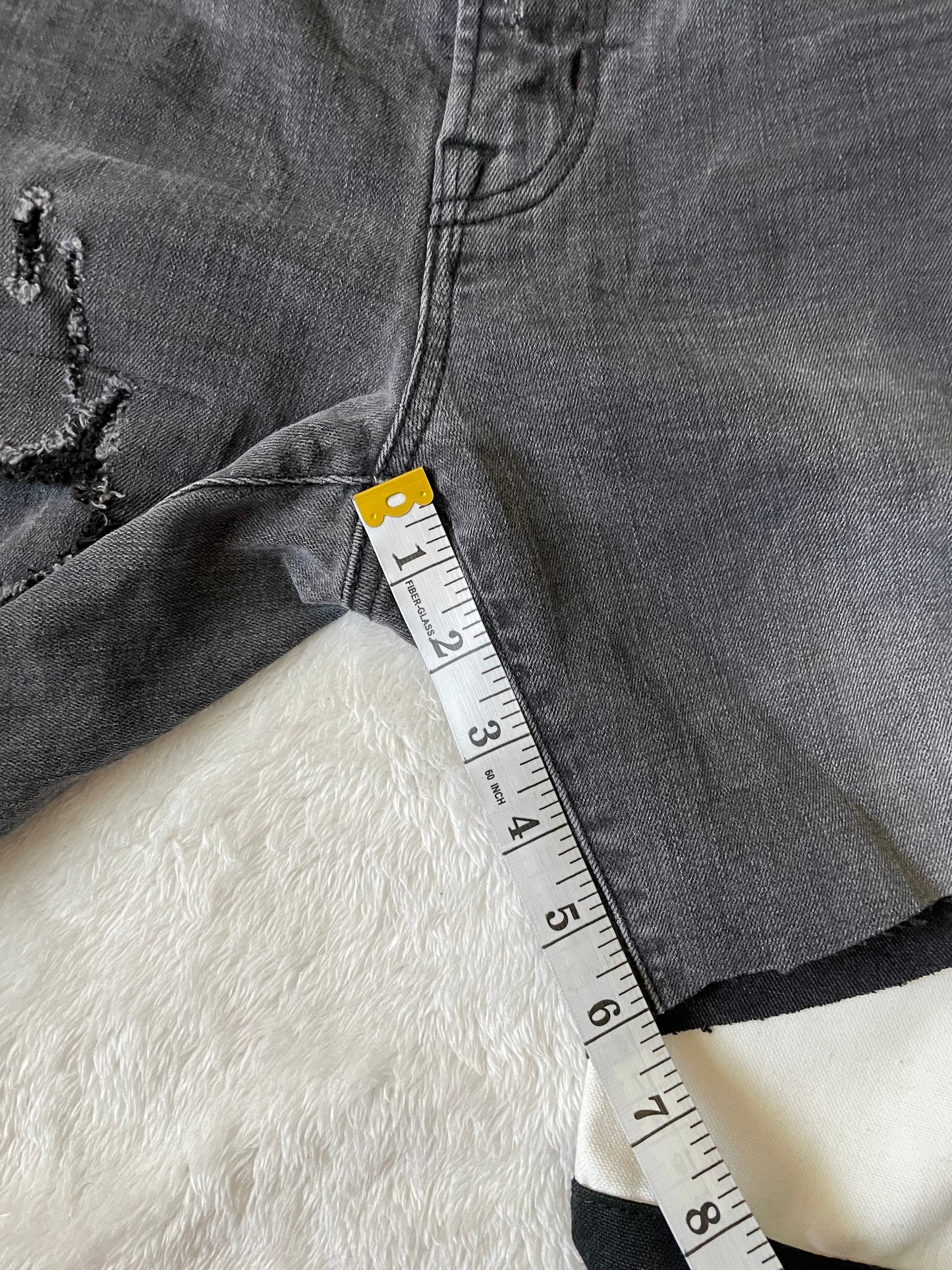 AE dark grey 6" shorts. Size 32