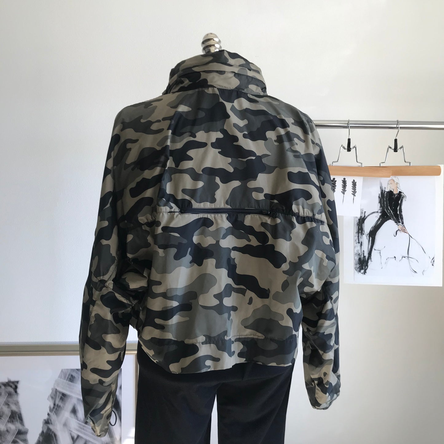 Zara camo windbreaker jacket. Size Large.