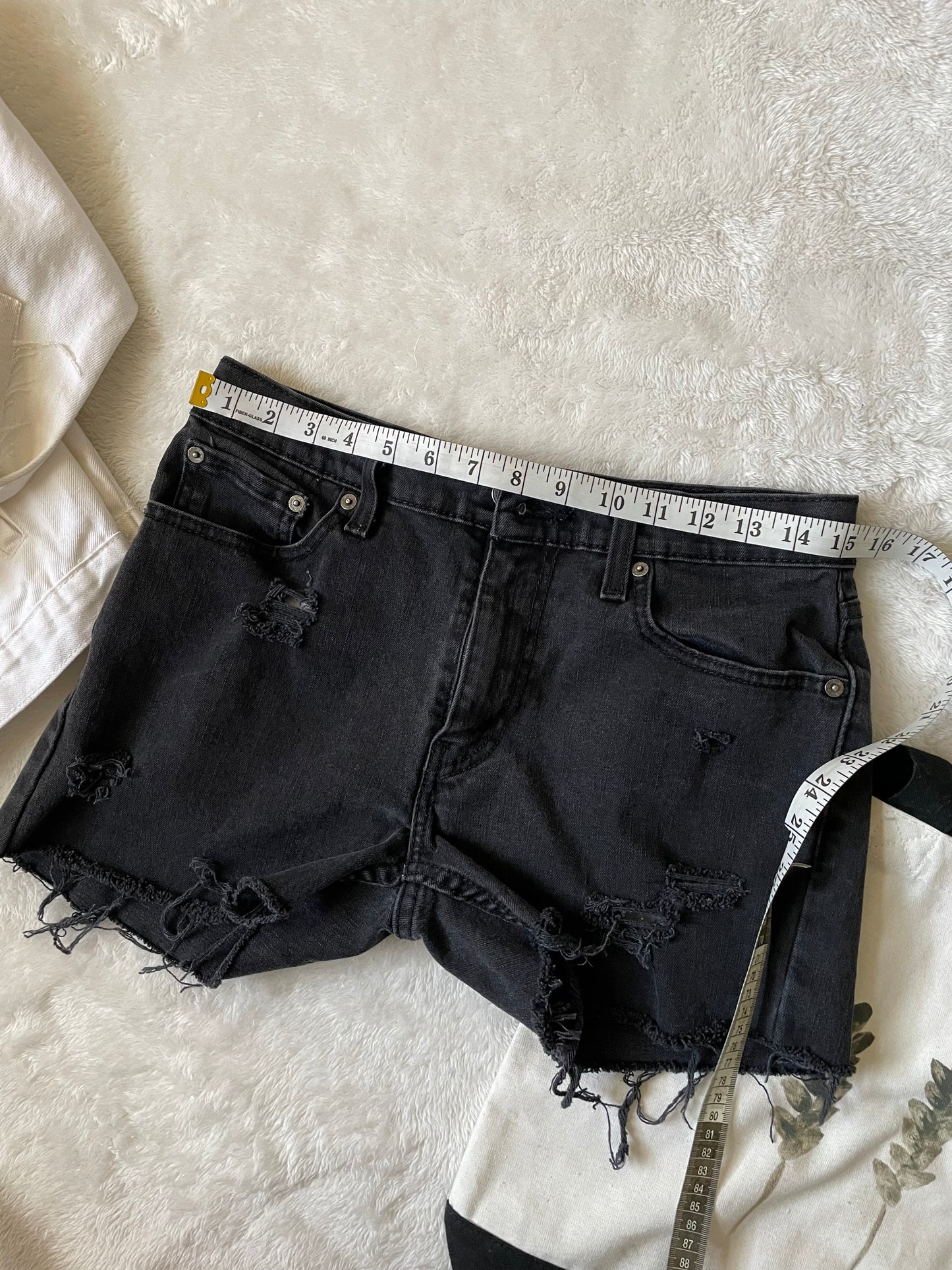 Levi’s Ashy black 3" shorts. Size 30