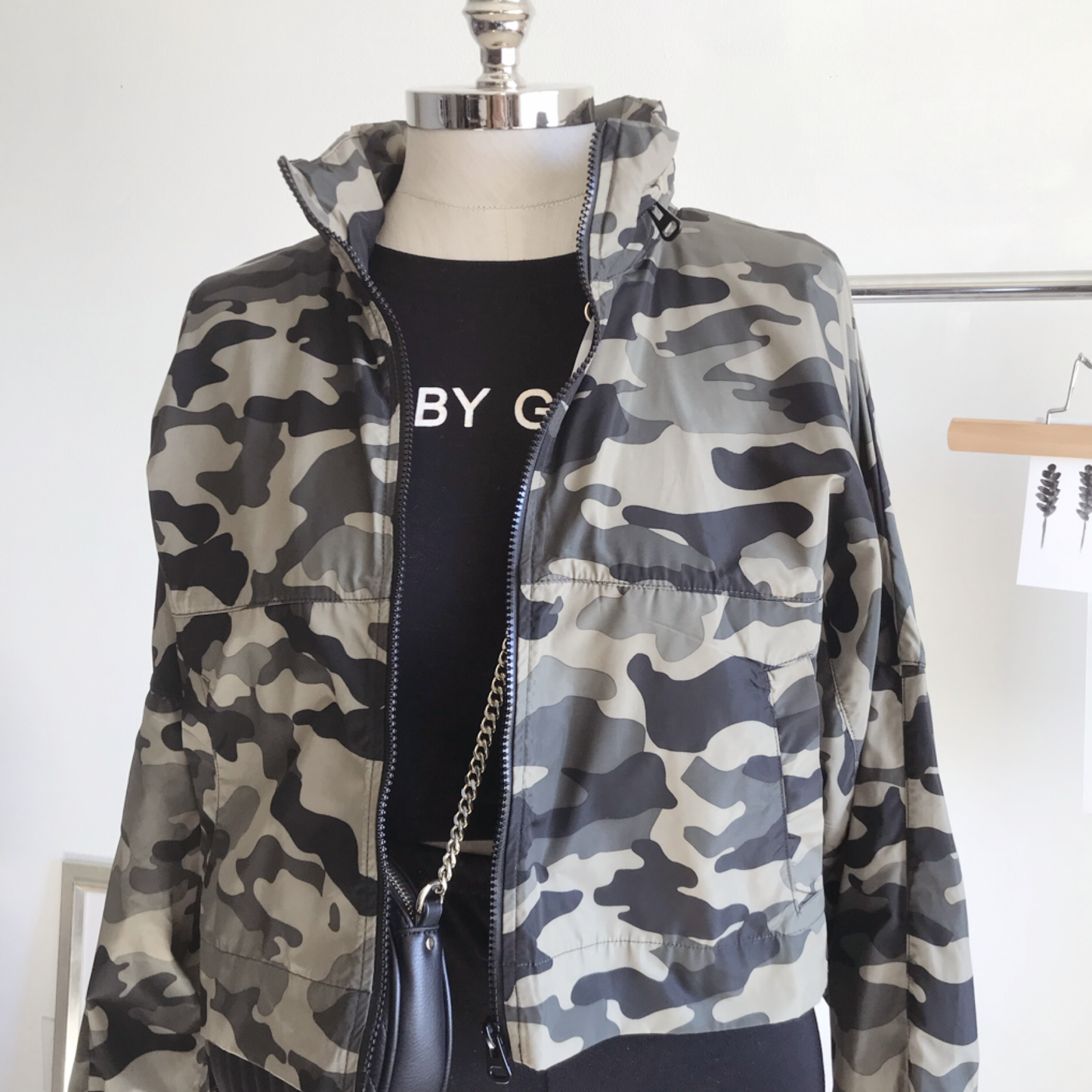 Zara camo windbreaker jacket. Size Large.