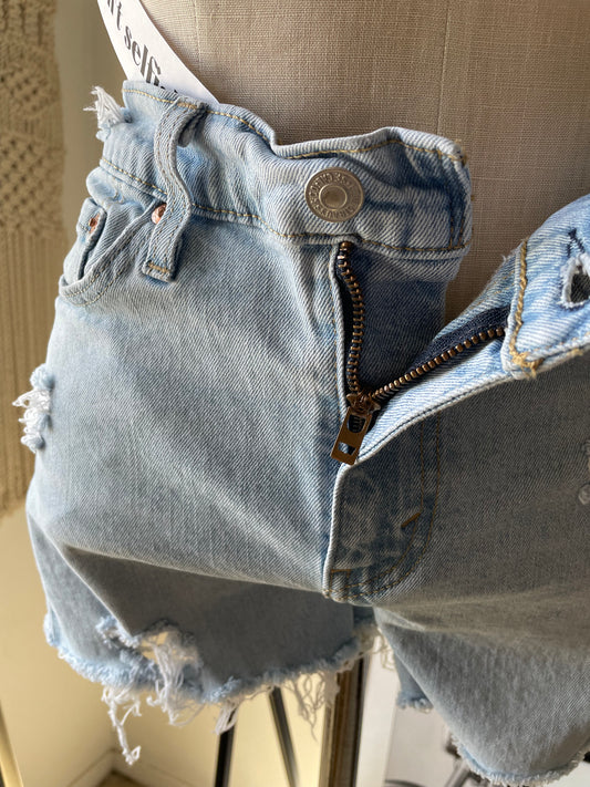 Levi’s light washed Upcycled 3" shorts. Size 30.