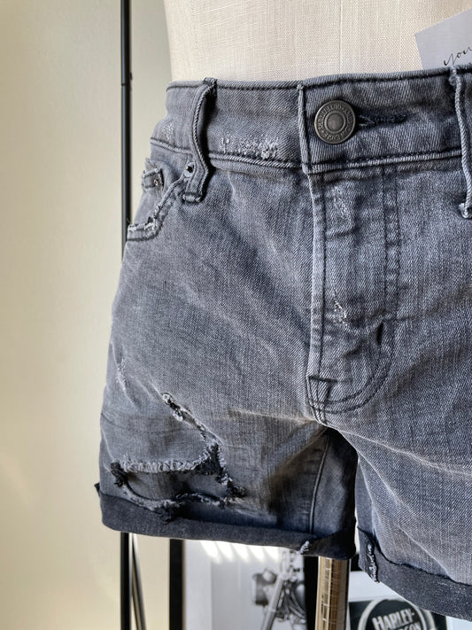 AE dark grey 6" shorts. Size 32